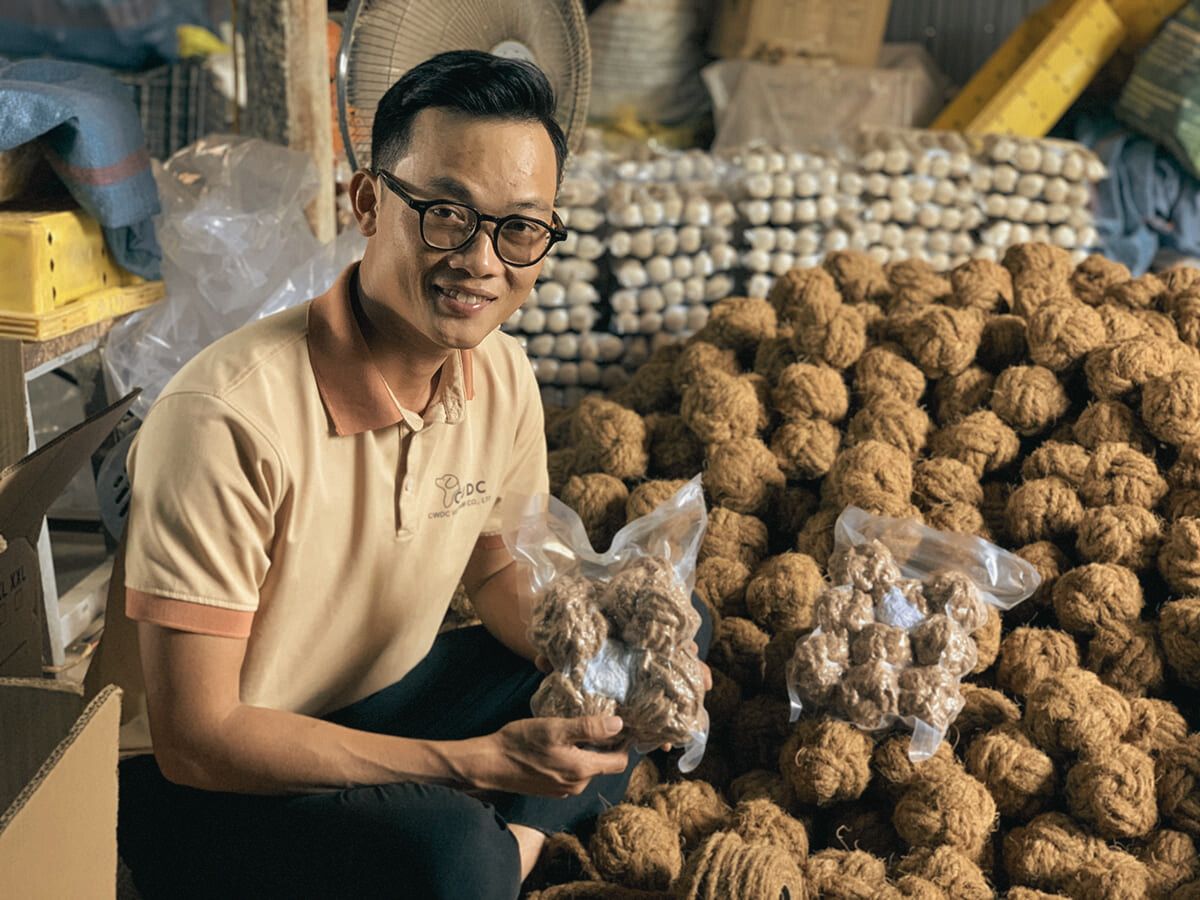 the-coconut-ball-toy-is-crafted-from-sustainably-sourced-100-natural-coconut-husk