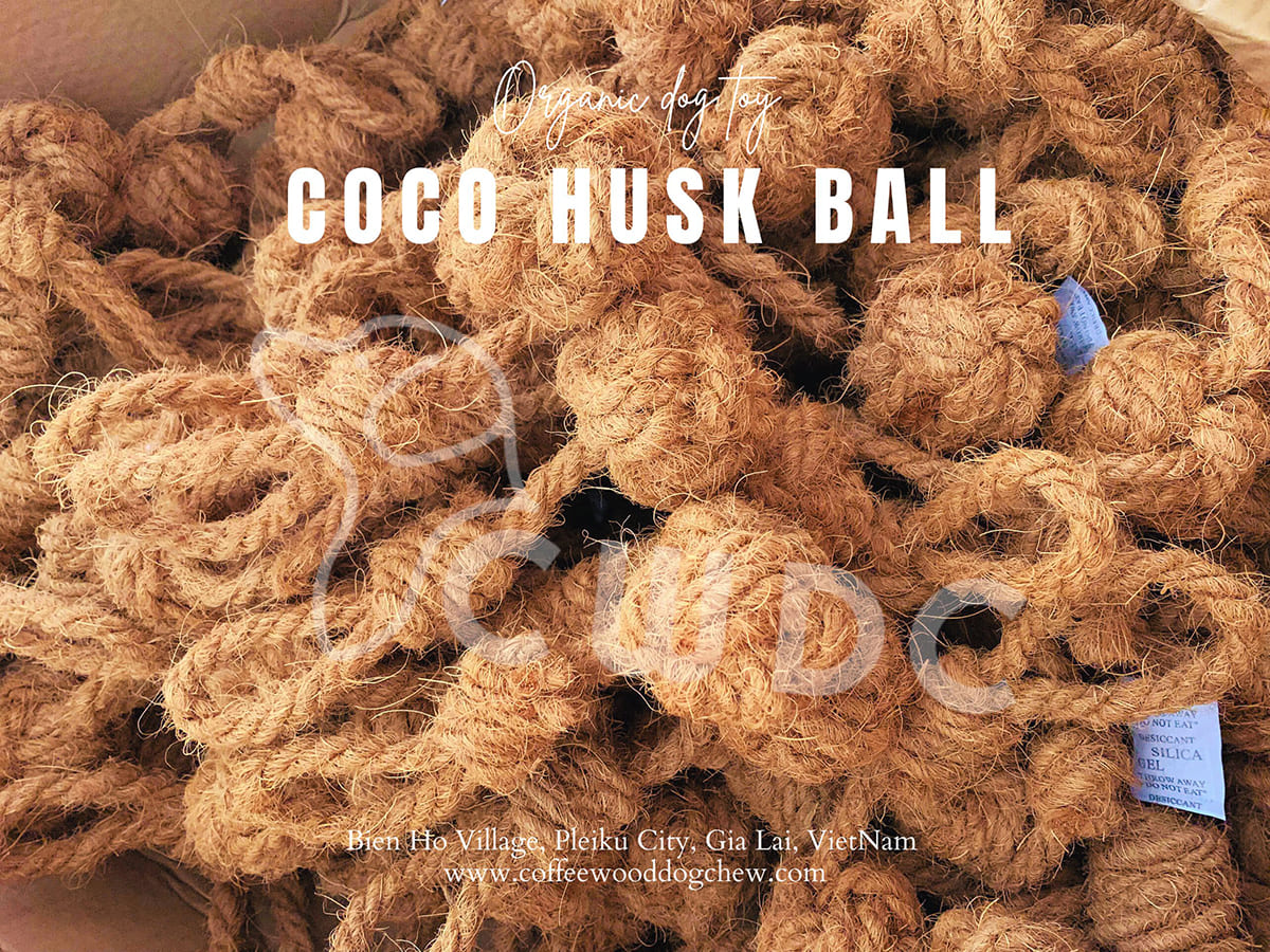 here-are-7-reasons-why-your-pet-will-fall-in-love-with-the-coco-husk-ball-on-loop